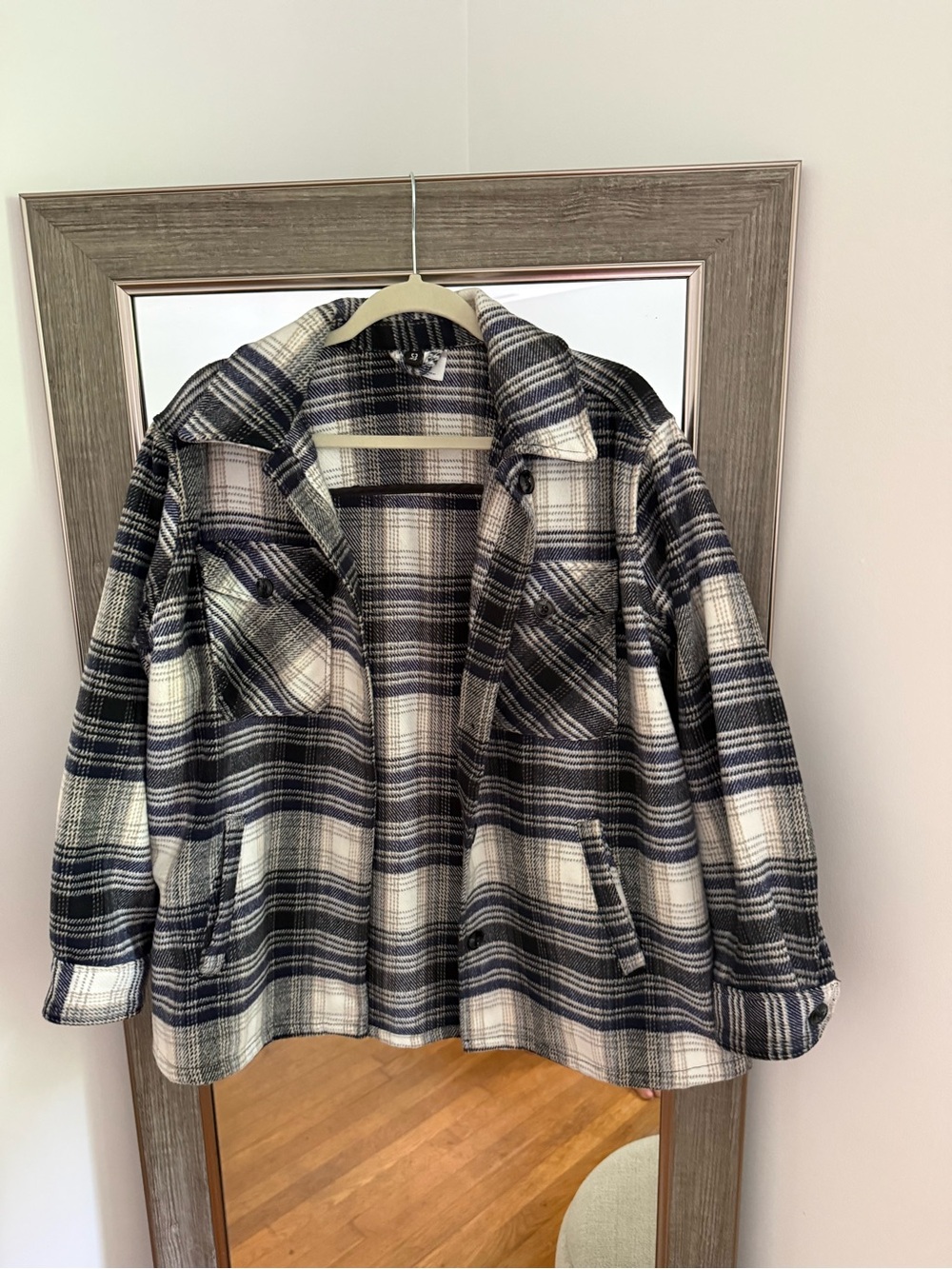 H&M Plaid Shacket Jacket in Navy and Cream Medium